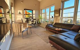 The Beautiful Bankmore Penthouse
